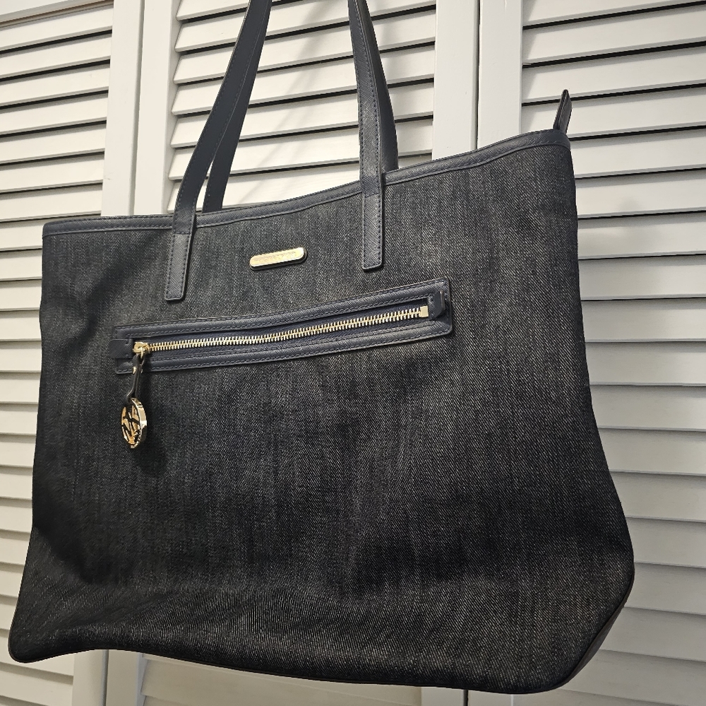 Michael Kors tote Denim color canvas looks new!!!